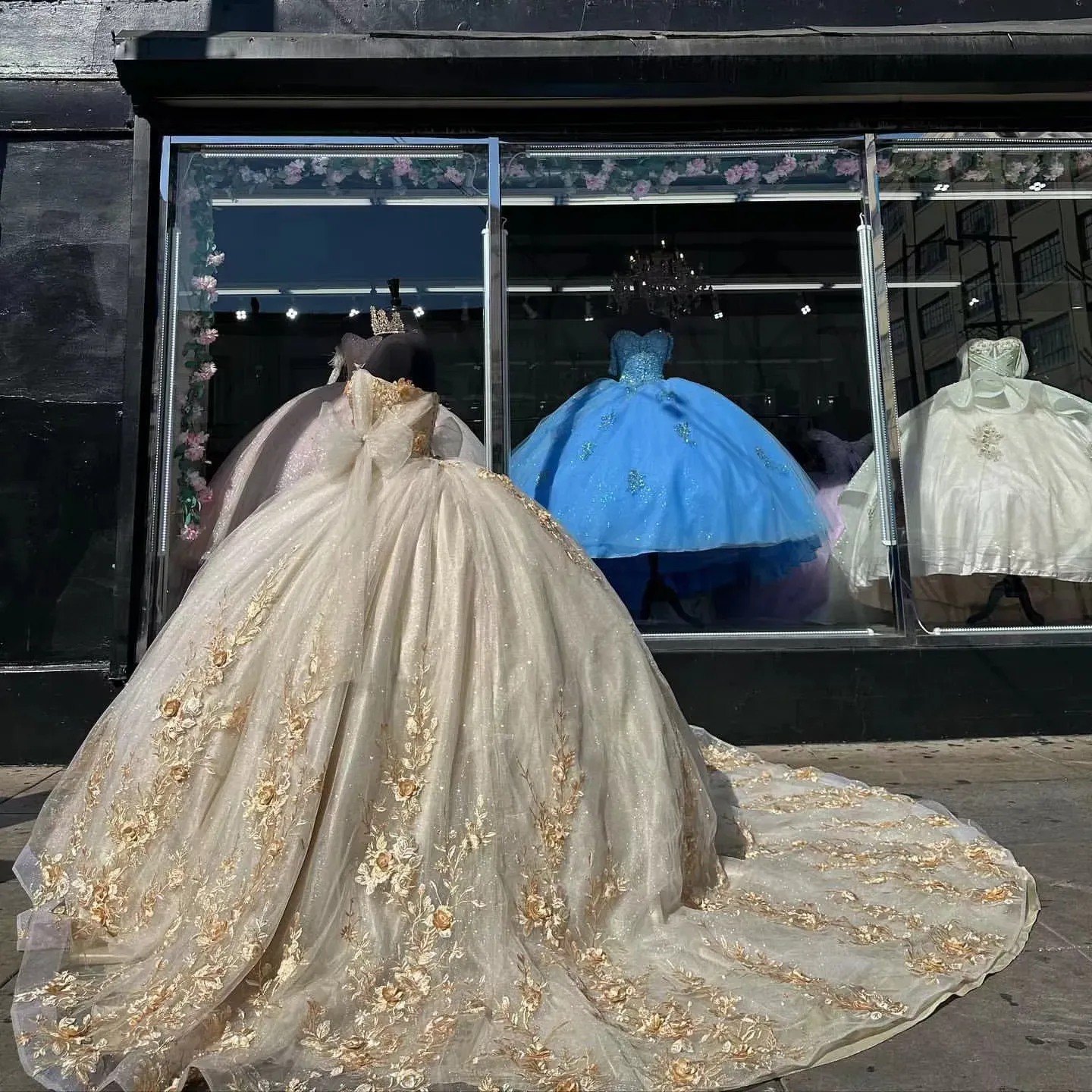 Champagne Quinceanera Dresses With 3D Floral Applique lace-up prom Sweet 16 dress cg25108
