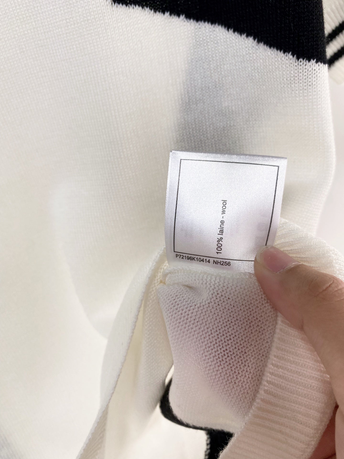 Chanel Short-Sleeve T-Shirt White in Wool 153741