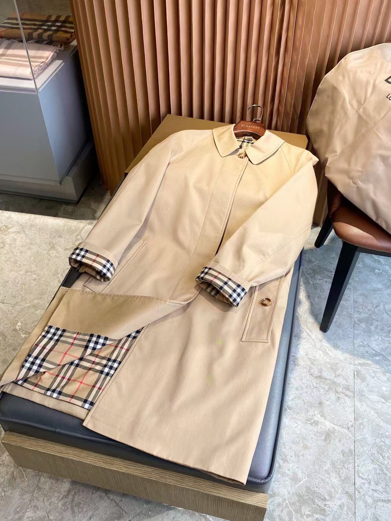 Burberry Gabardine Mid-Length Camden Heritage Car Beige Coat