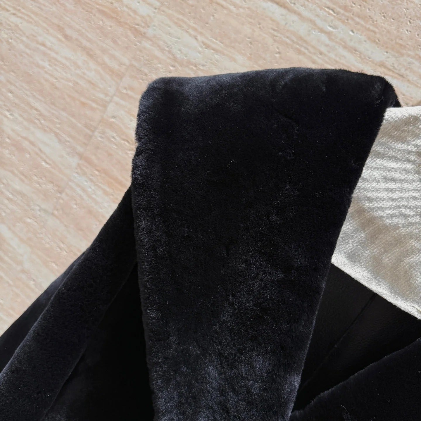 HERMES 25S SHEARLING COAT WITH LARGE LAPELS 213