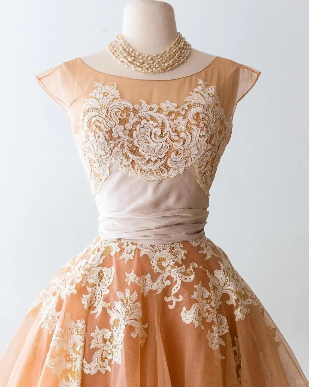 A Line Lace Champagne Vintage Homecoming Dresses Short Prom Dress Short Party Dress cg25922