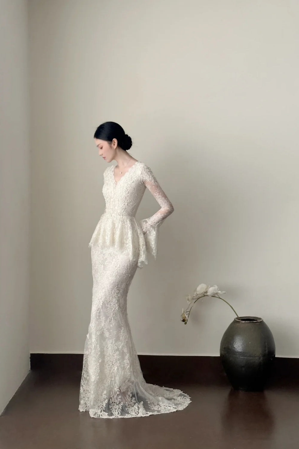formaldressy- Vintage White Lace V-Neck Long Sleeve Mermaid Long Court Style Wedding Gown gh6095