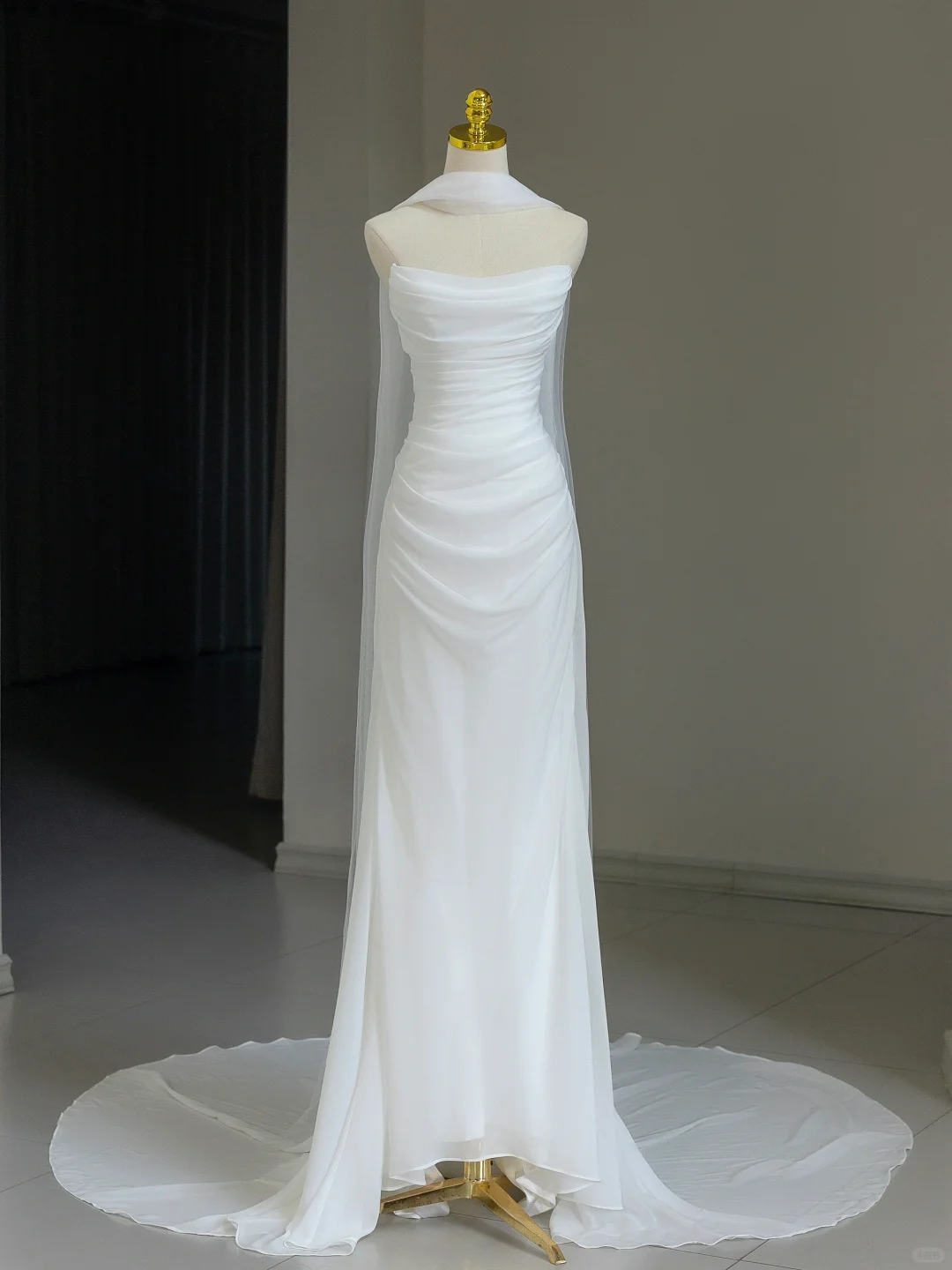 Modest Bridal Gown Sheath Off The Shoulder With Short Sleeves Tulle Wedding Dresses Elegant Bridal Gowns DH1127
