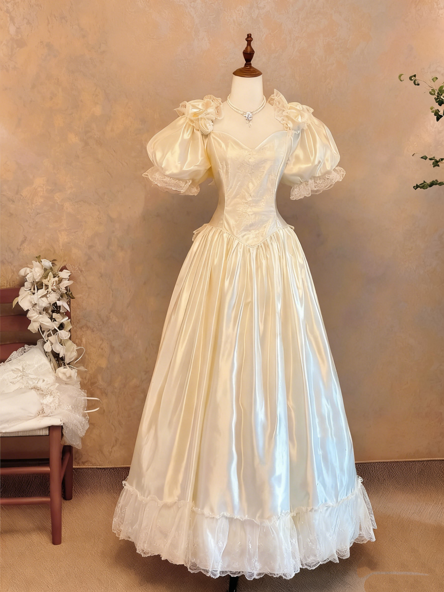 formaldressy-Cream Satin Puff-Sleeve Lace-Embellished Floor-Length Retro Court-Style Gown gh6361