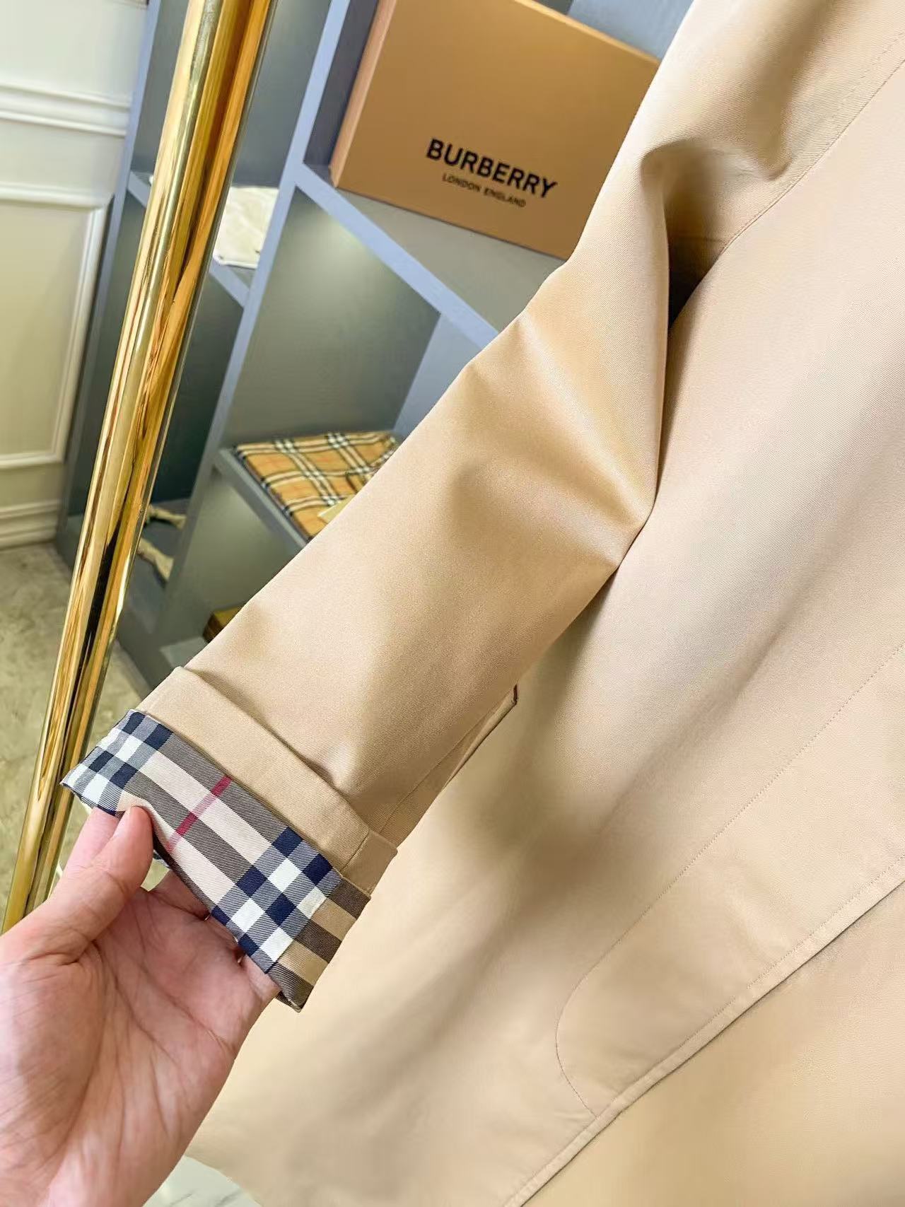 Burberry Gabardine Mid-Length Camden Heritage Car Beige Coat