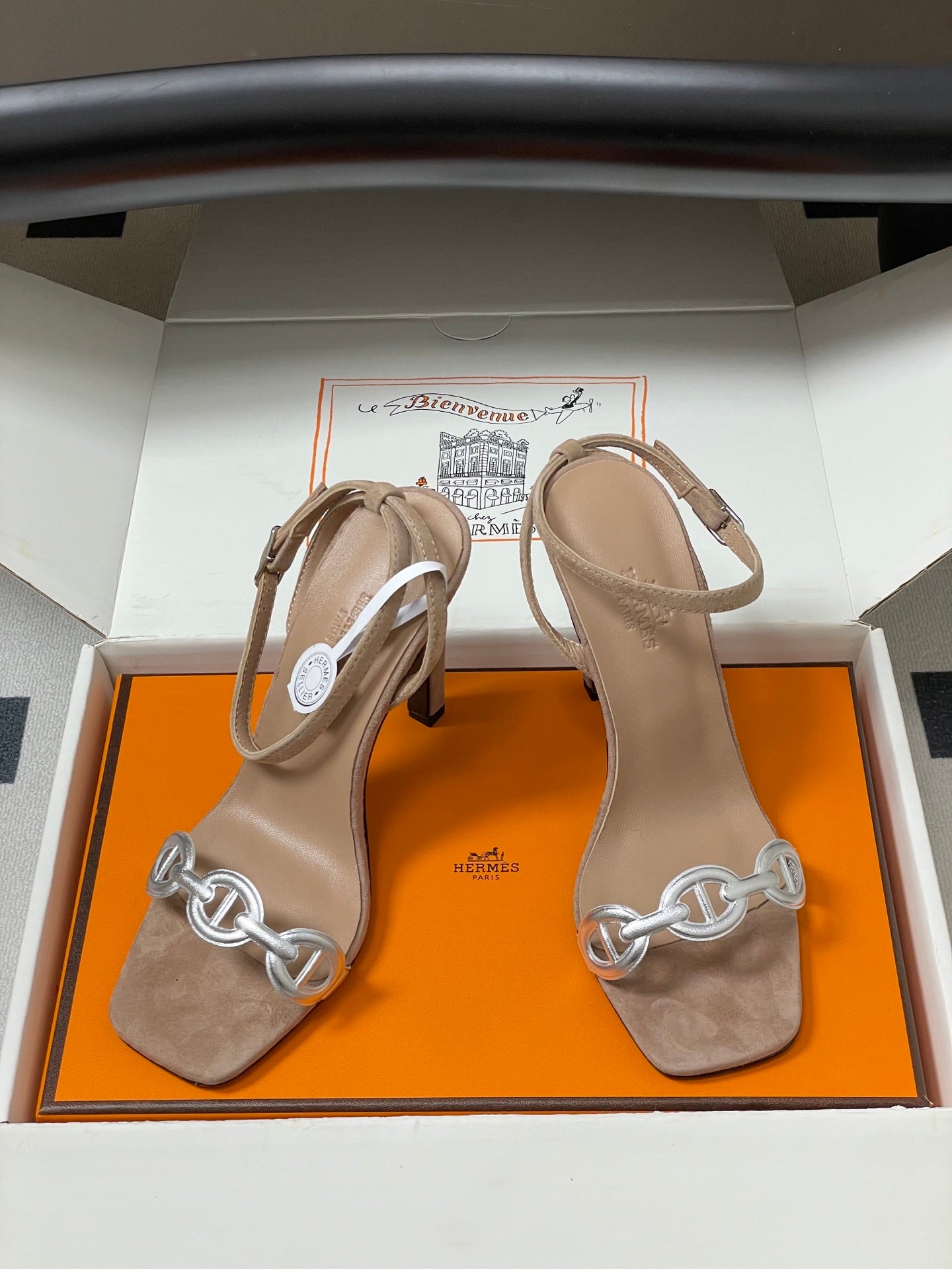 HM Luz Sandals 10.5 Dark Khahi Sheepskin Suede 593702