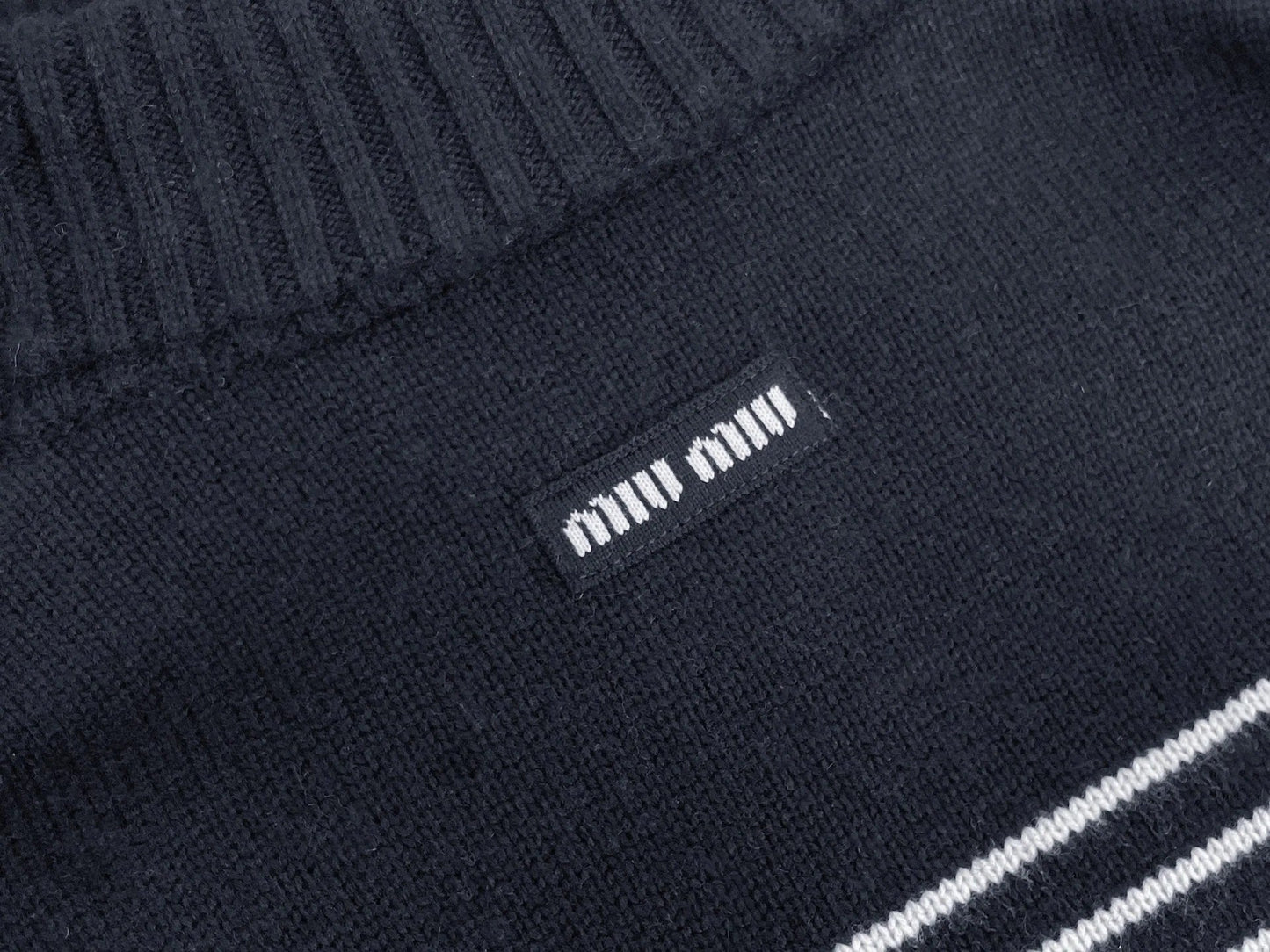 MIUMIU ZIP-UP KNIT SWEATER STYLE 69