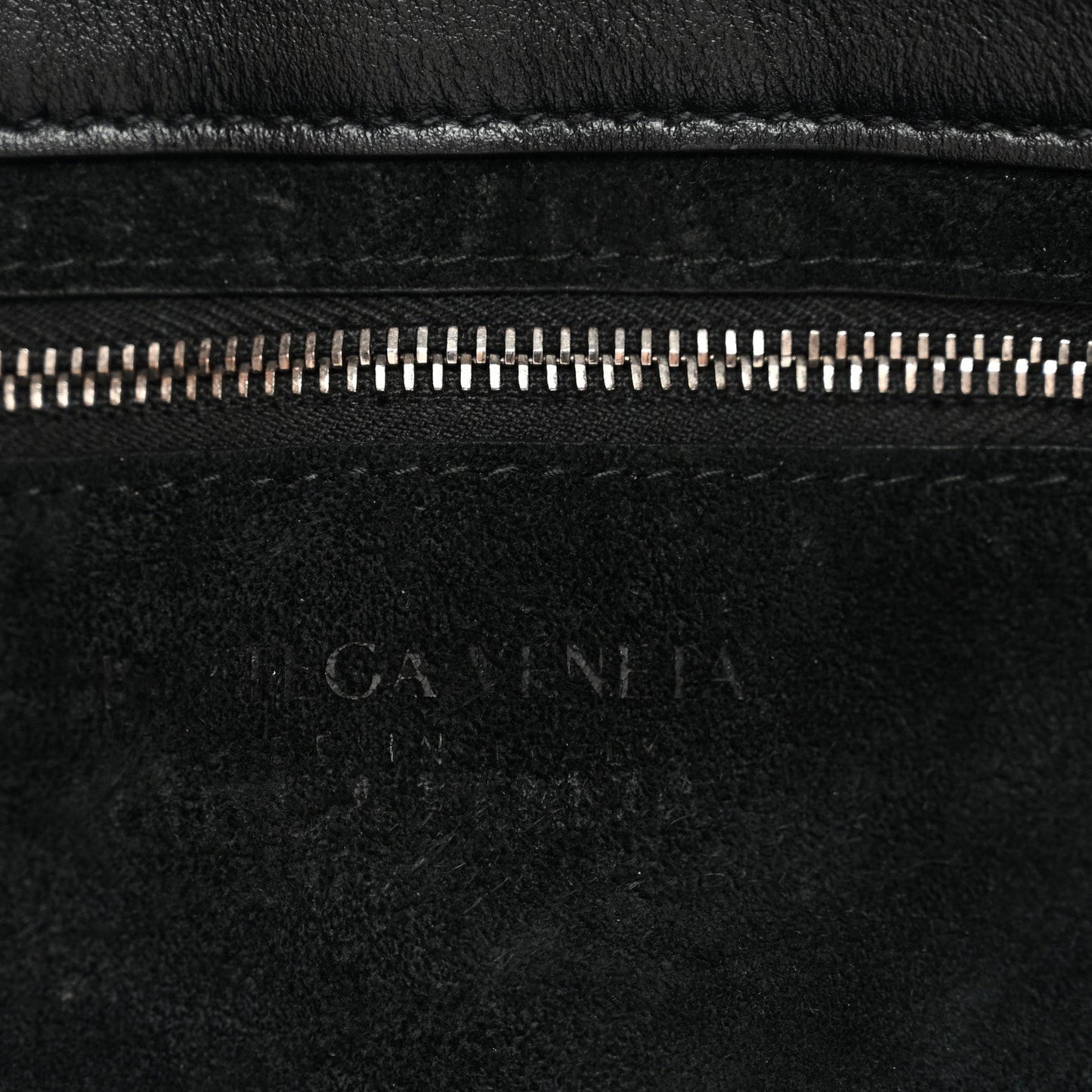 Calfskin Intrecciato Virgule Black