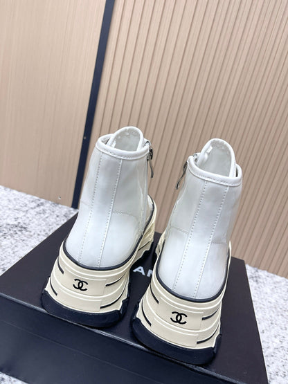 Chanel Platform High-Top Casual White Sneakers in Cowhide 591372