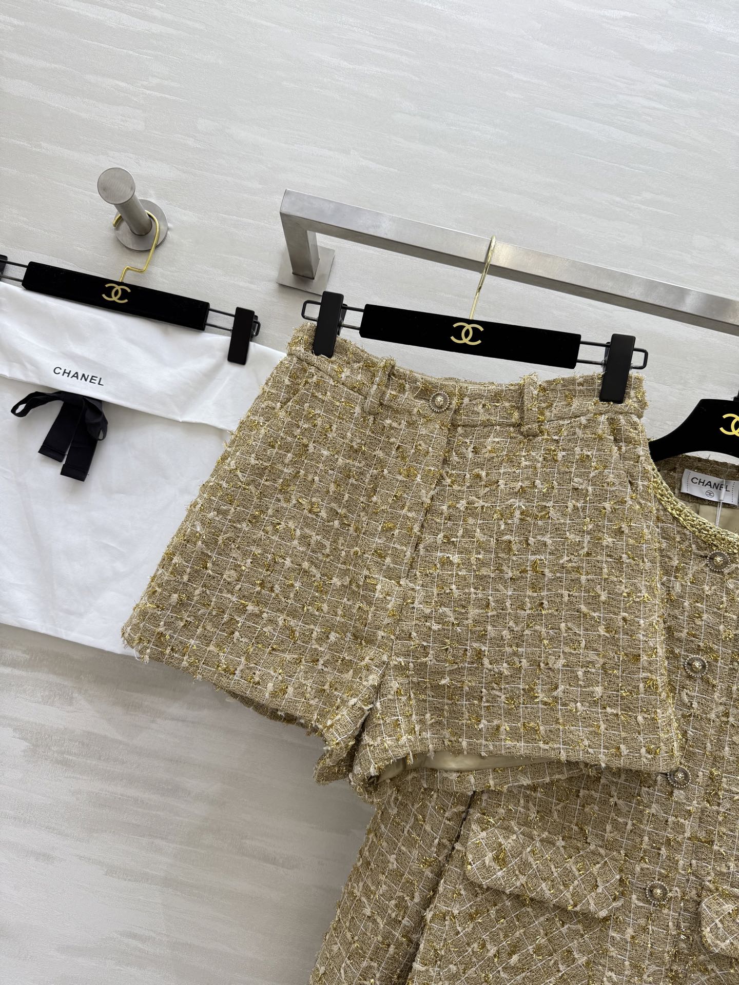CC 25 Wool Gold Yarn Tweed Suit