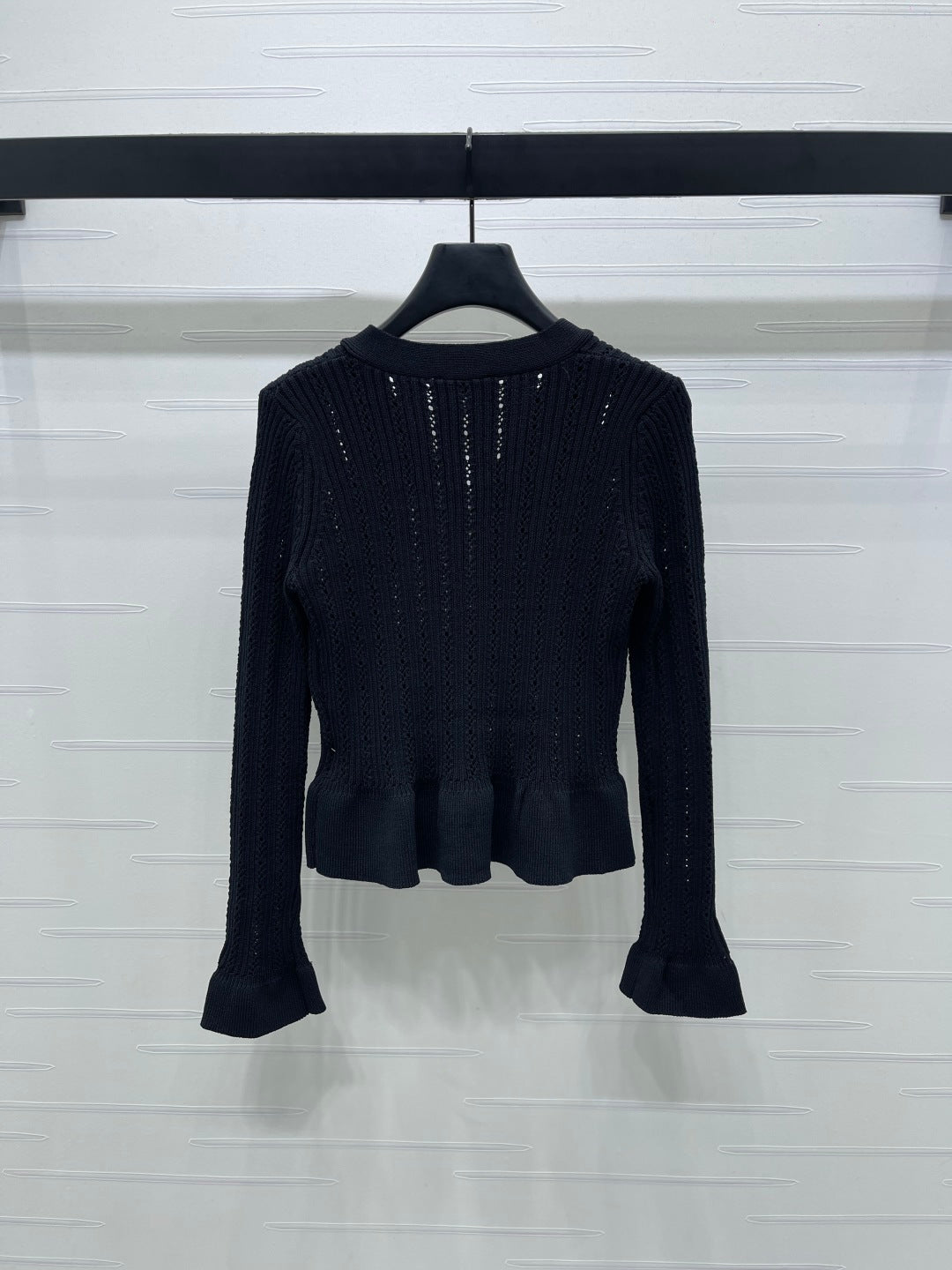CC 25 Fishtail V-Neck Knitted Long-sleeved Cardigan Black Wool