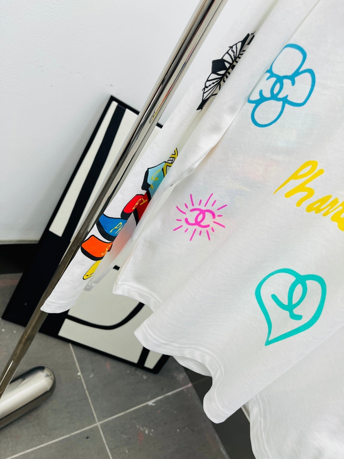 CC 25 Graffiti Print Long-Sleeve Loose Fit Cotton