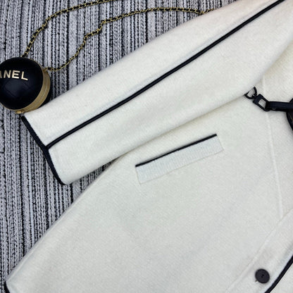 LV 25FW Double-Faced Wool Long Coat Lambskin Edge White 311684
