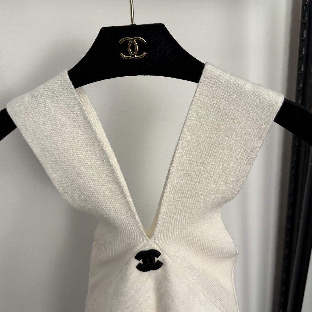 CC Patch Deep V-neck Knitted Camisole