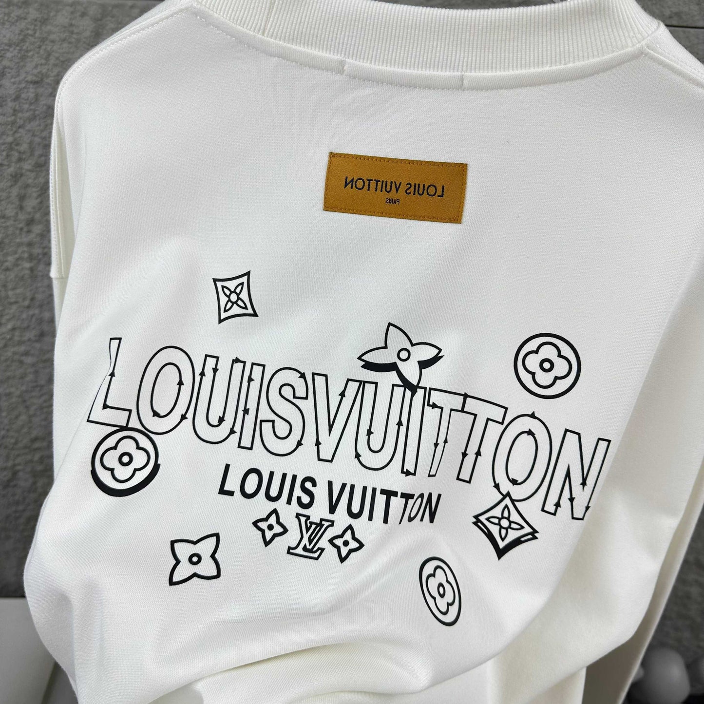 LV Long-Sleeve Crew Neck Sweatshirt 492265