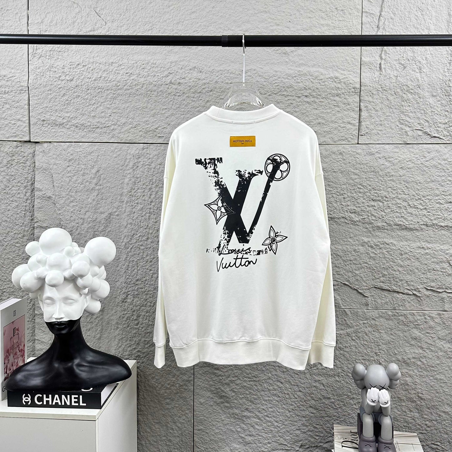 LV Long-Sleeve Crew Neck Sweatshirt 492261