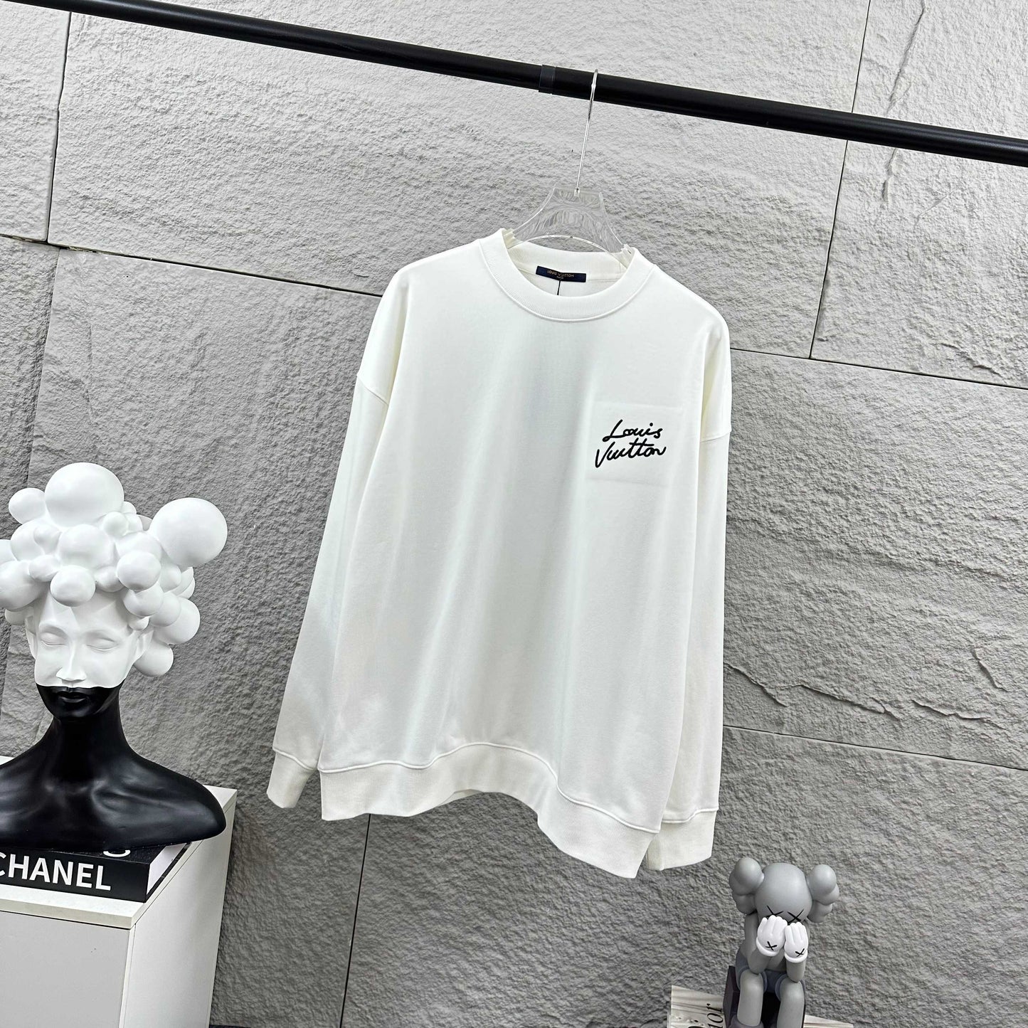 LV Long-Sleeve Crew Neck Sweatshirt 492261
