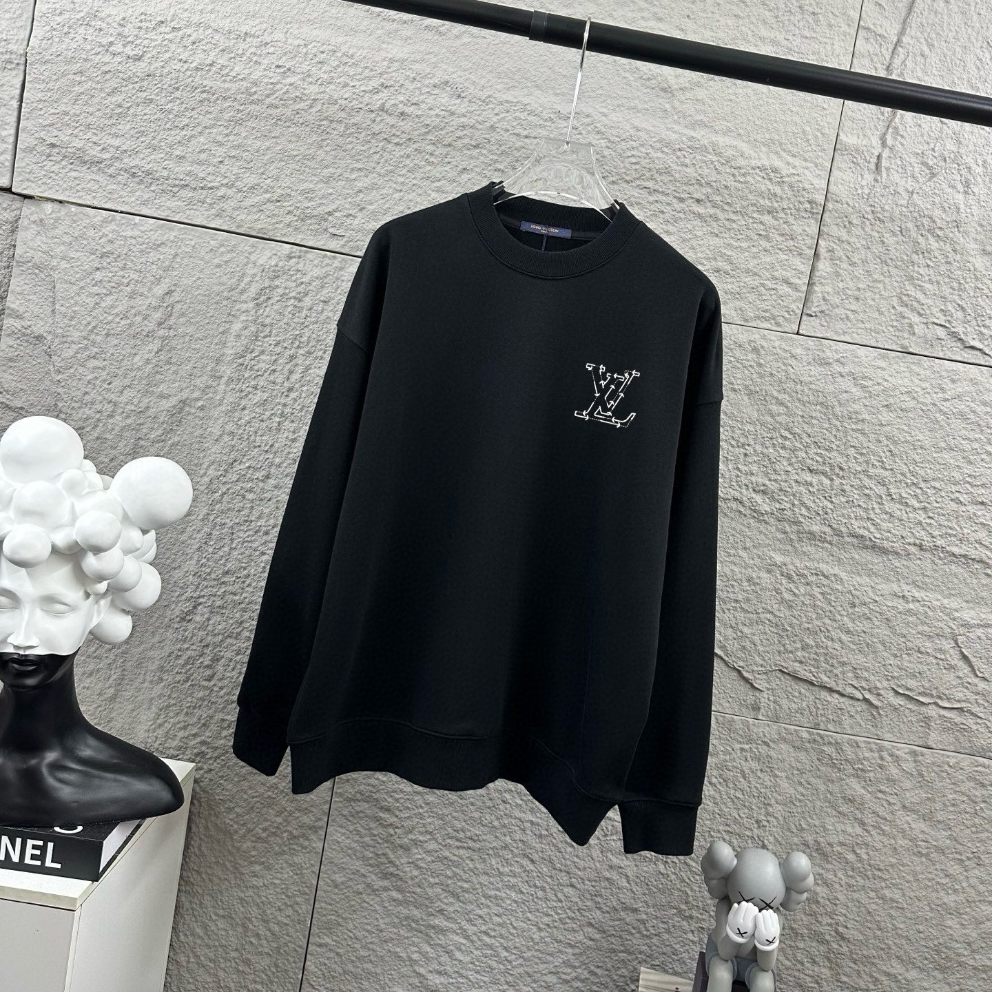 LV Long-Sleeve Crew Neck Sweatshirt 492259