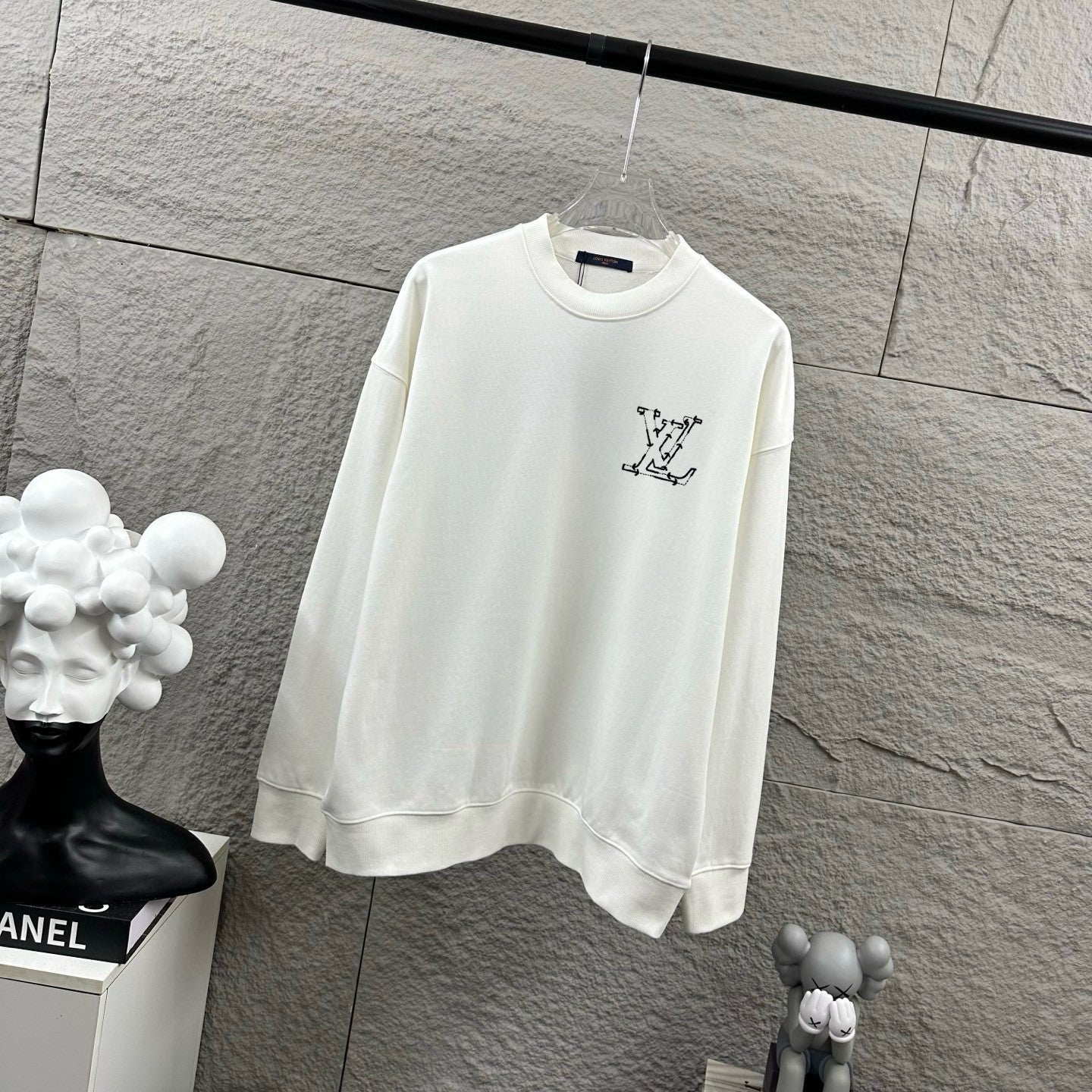 LV Long-Sleeve Crew Neck Sweatshirt 492257