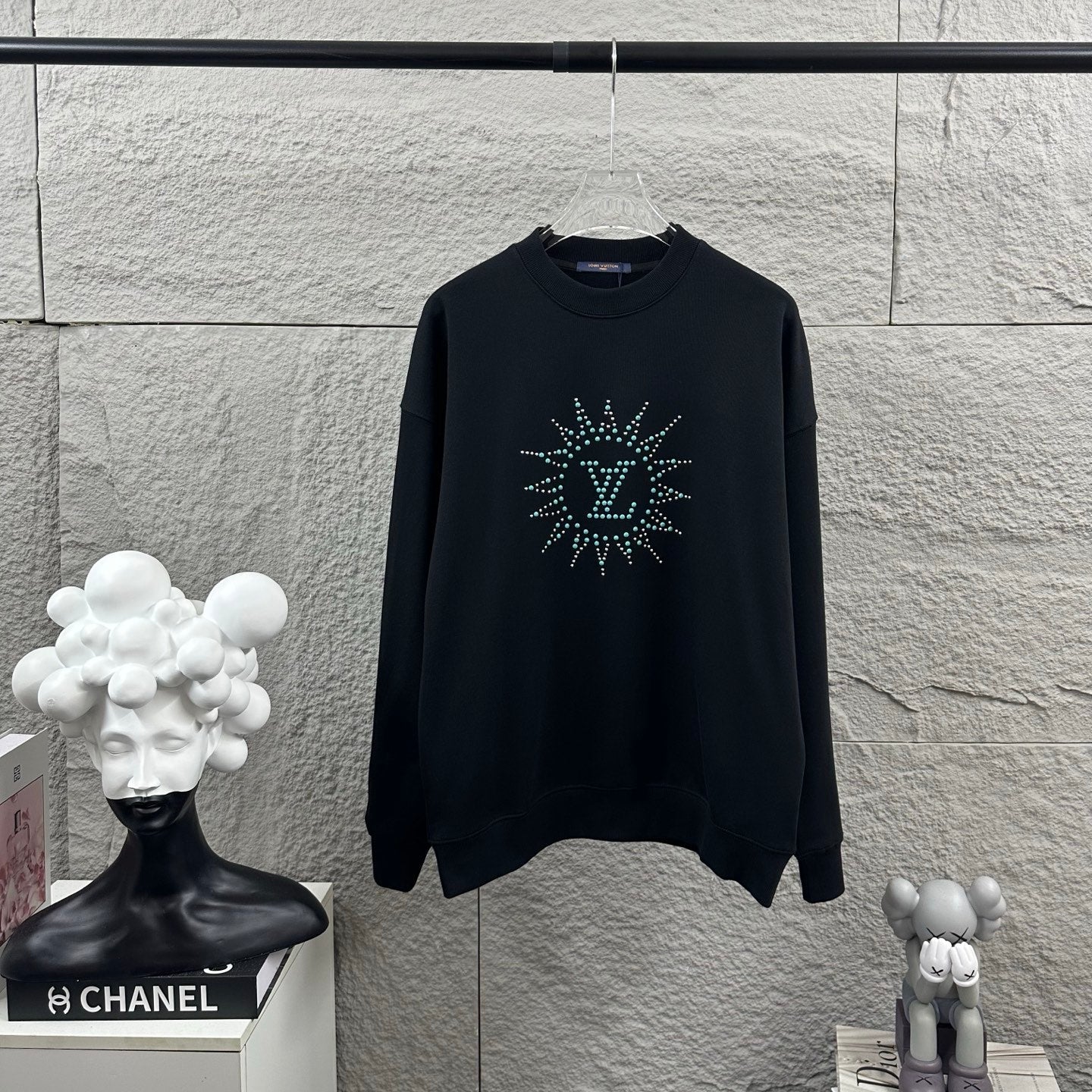 LV Long-Sleeve Crew Neck Sweatshirt 492223