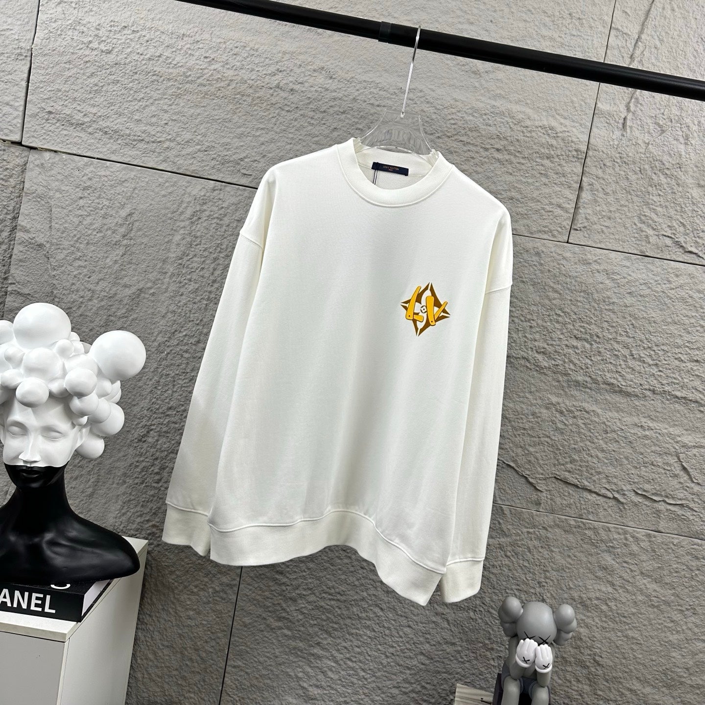 LV Long-Sleeve Crew Neck Sweatshirt 492217