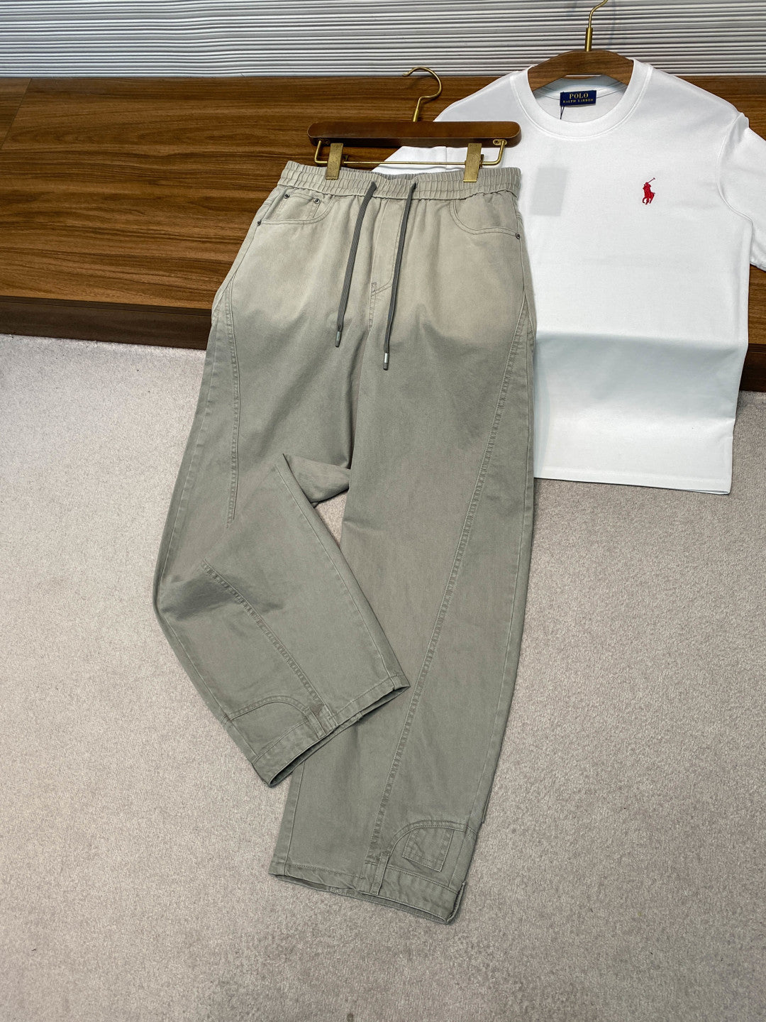 PRA26SS Curved-Knee Jeans Light Khaki in Denim Cotton 101039