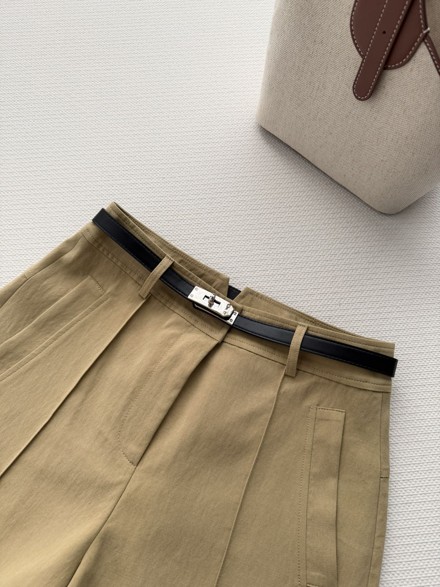 Hermes 26SS Shorts Khaki Brown in Cotton 943345