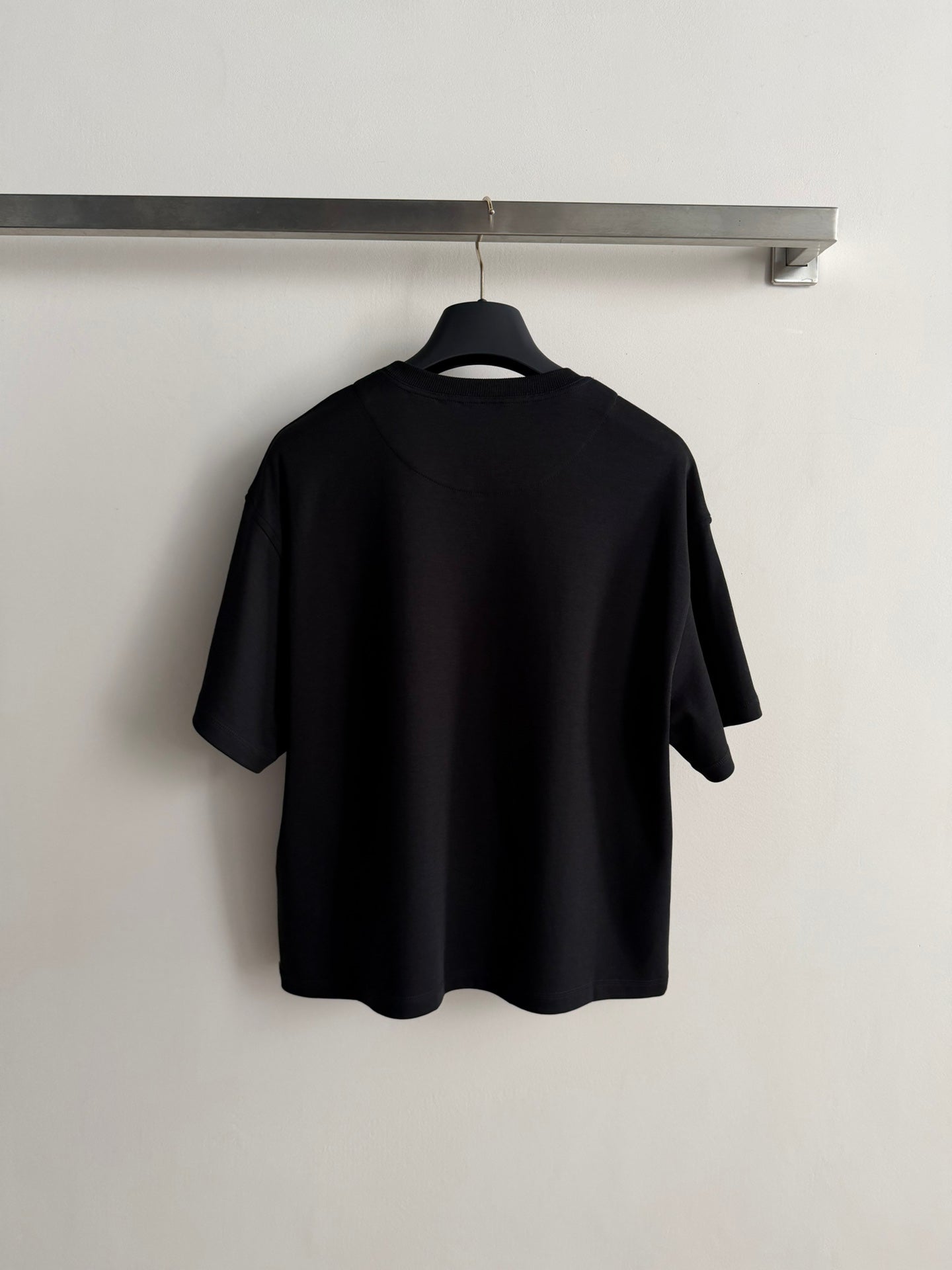 Hermes 26 Ribbon Badge Print Short-Sleeve T-Shirt Black in Cotton 888719