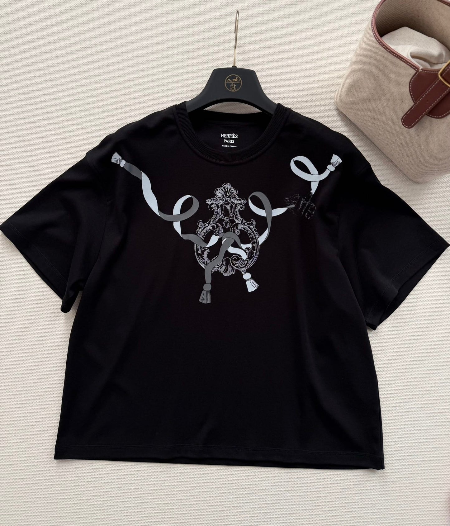 Hermes 26 Ribbon Badge Print Short-Sleeve T-Shirt Black in Cotton 888719
