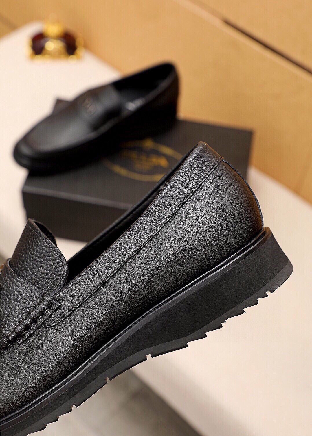 PRA LOAFER IN SIENNA BROWN GRAINED CALFSKIN