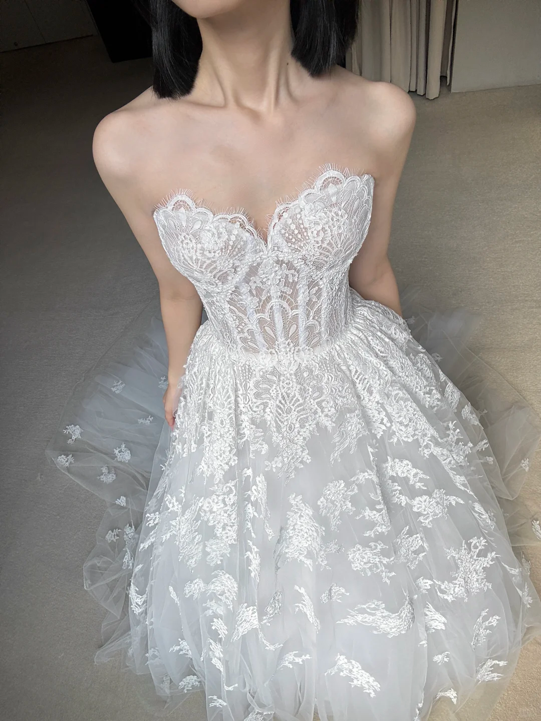 Romantic Ball Gown Sweetheart Neck White Lace Tulle Wedding Dress SH4994