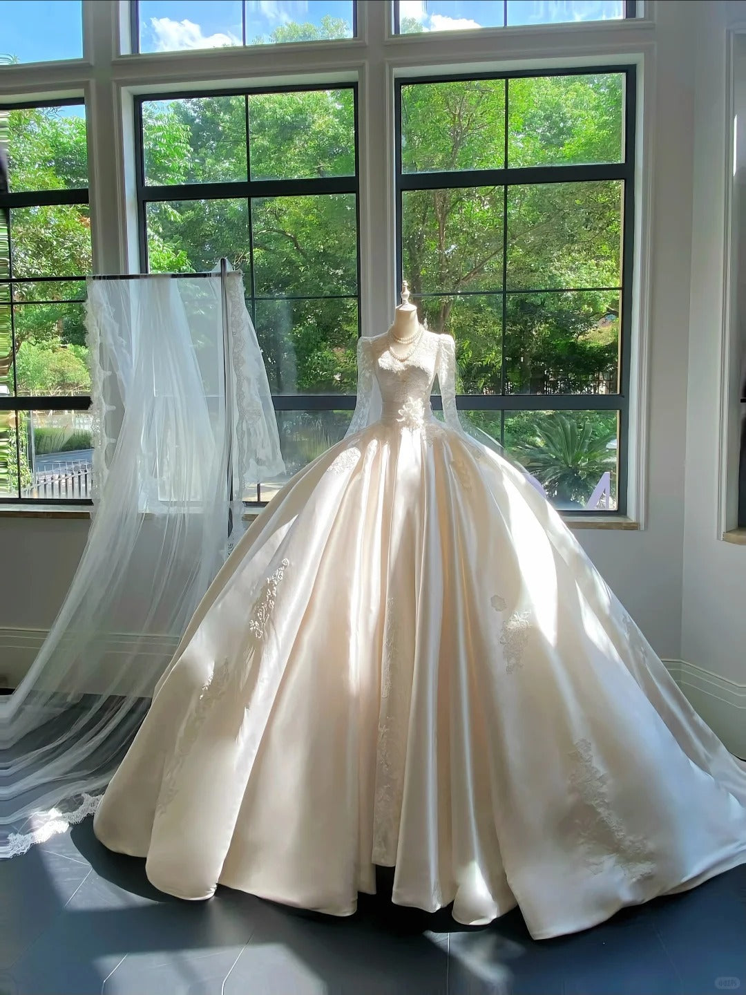formaldressy--__White long-sleeved exquisite lace long tulle wedding dress gh5444