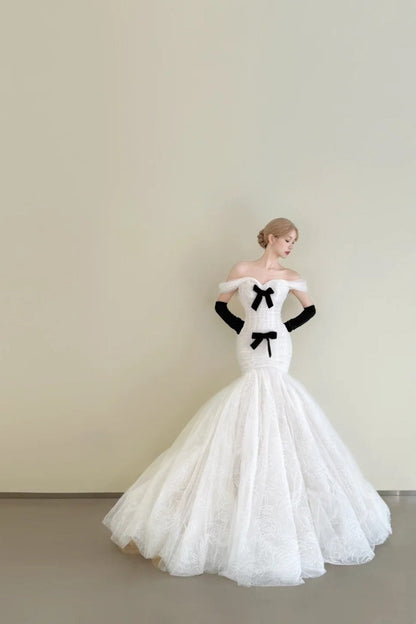 formaldressy-Vintage Black-White Contrast Bow Off-Shoulder Mermaid Court Style Wedding Gown gh6026
