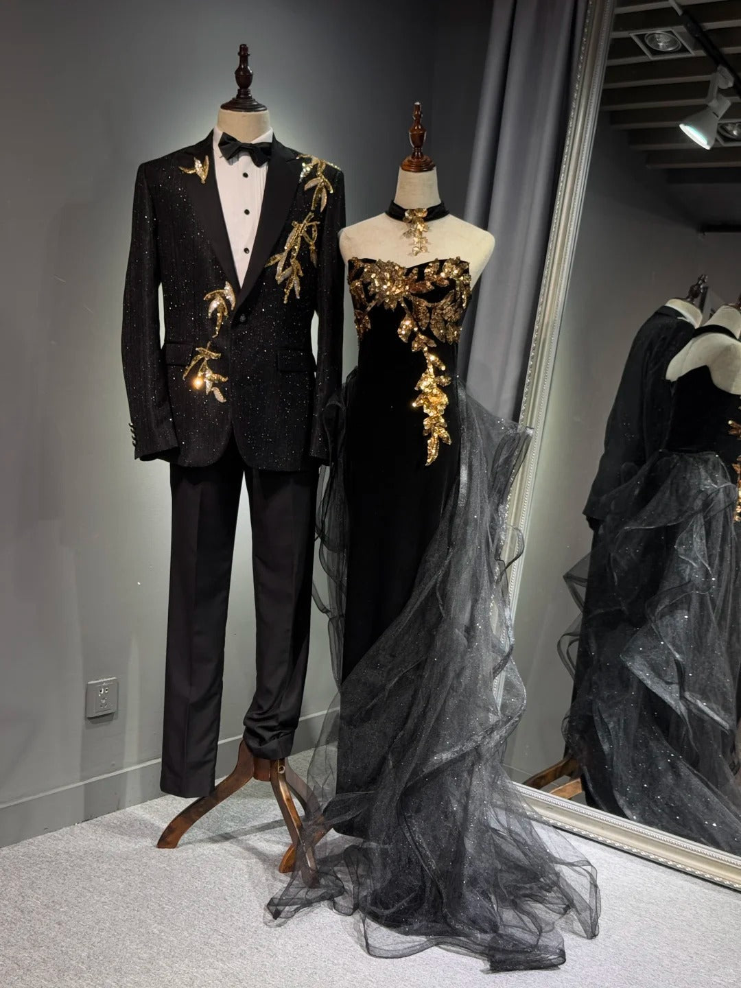 formaldressy -Black shiny elegant long gold sequined tulle trailing ball gown evening gown graduation gown gh5108