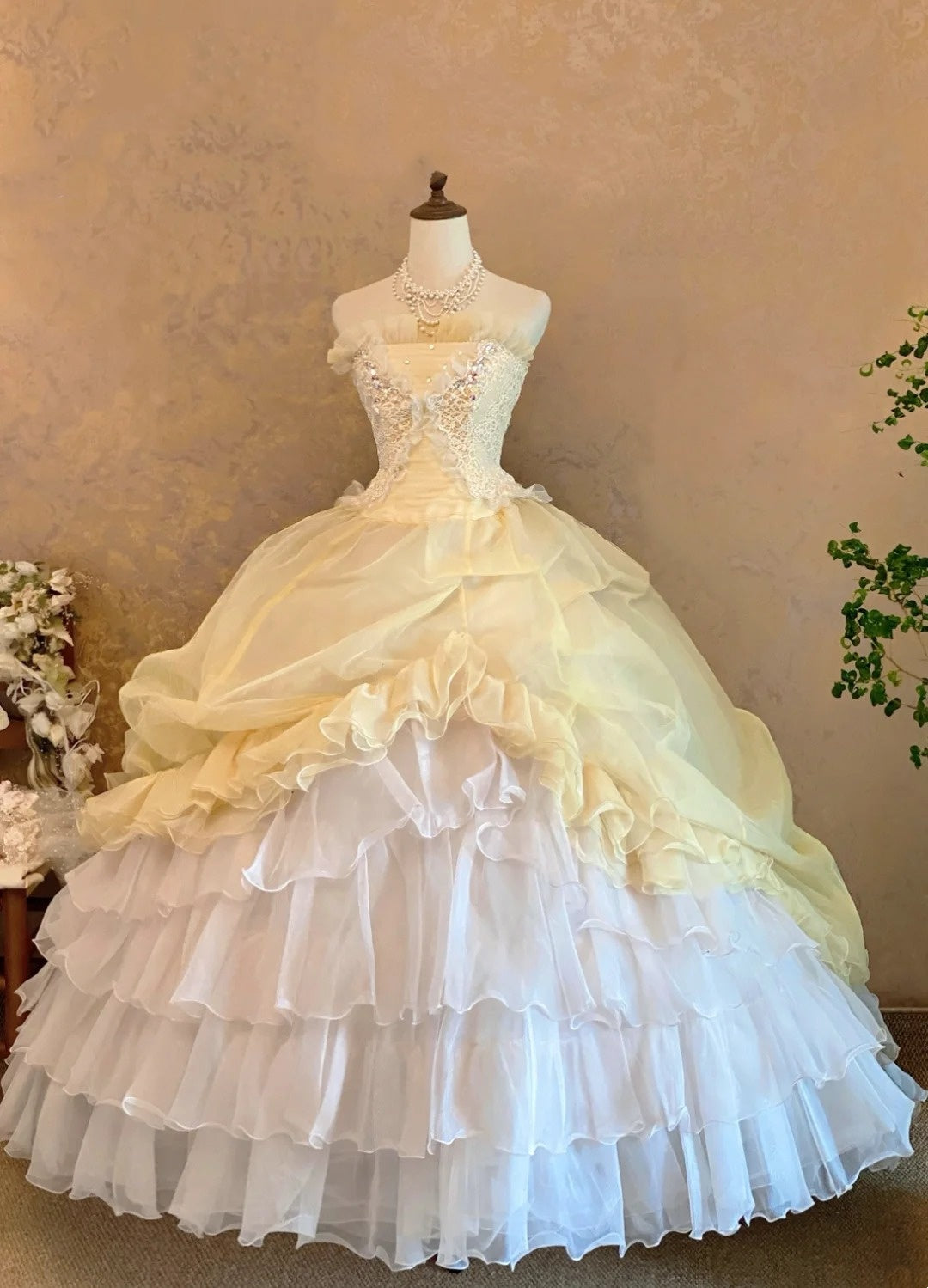 formaldressy-Yellow-White Gradient Tulle Strapless Lace Rhinestone-Embellished Floor-Length Court-Style Gown gh6368
