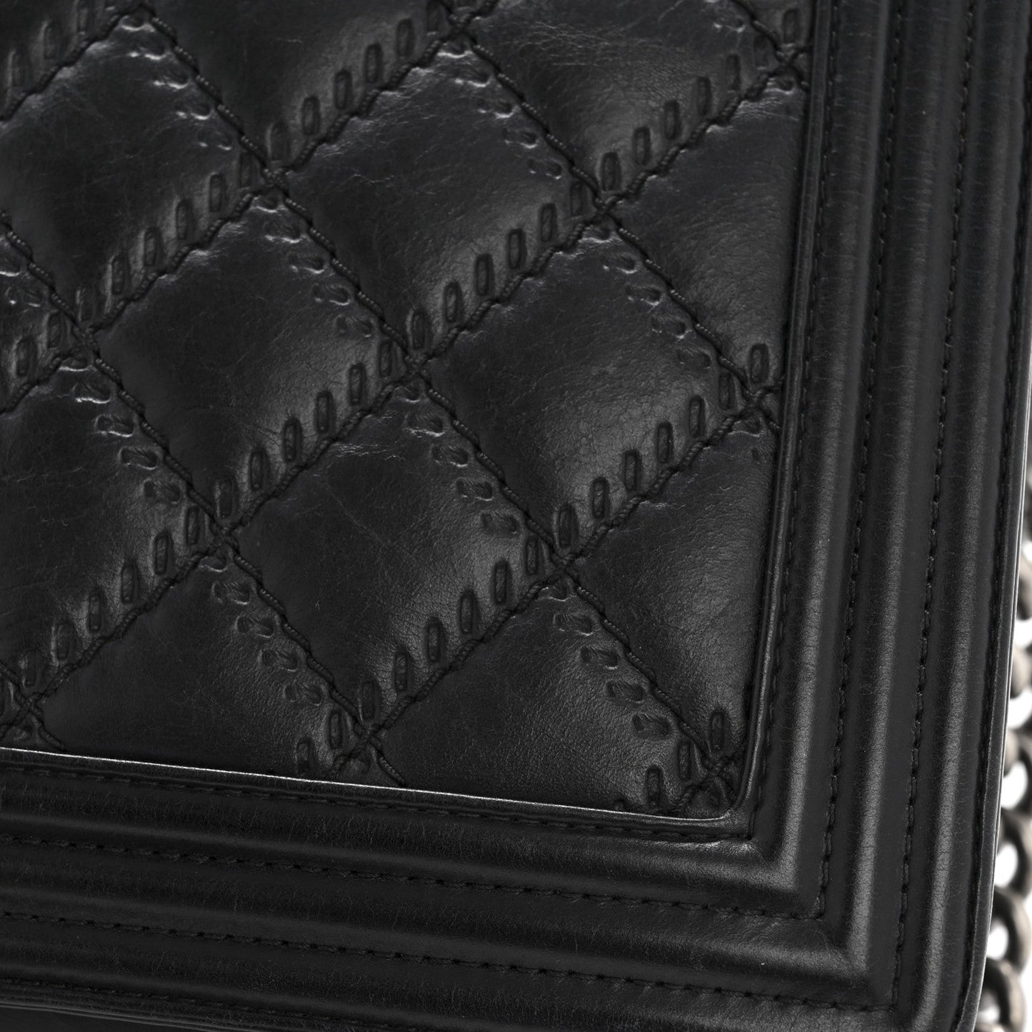 Calfskin Embossed Stitch Large Boy Flap Black