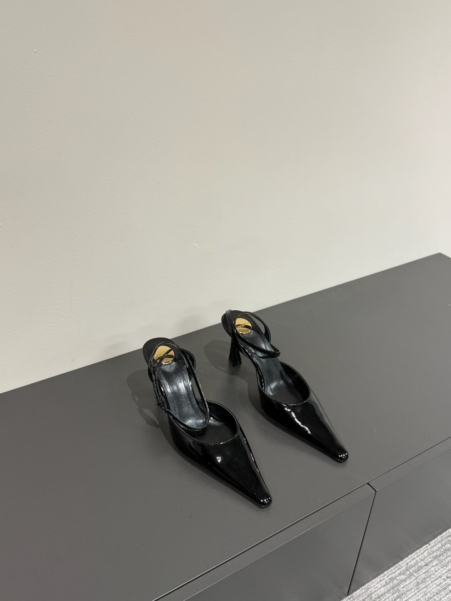AIMÉE SLINGBACK PUMPS IN BLACK GLOSSY LAMBSKIN