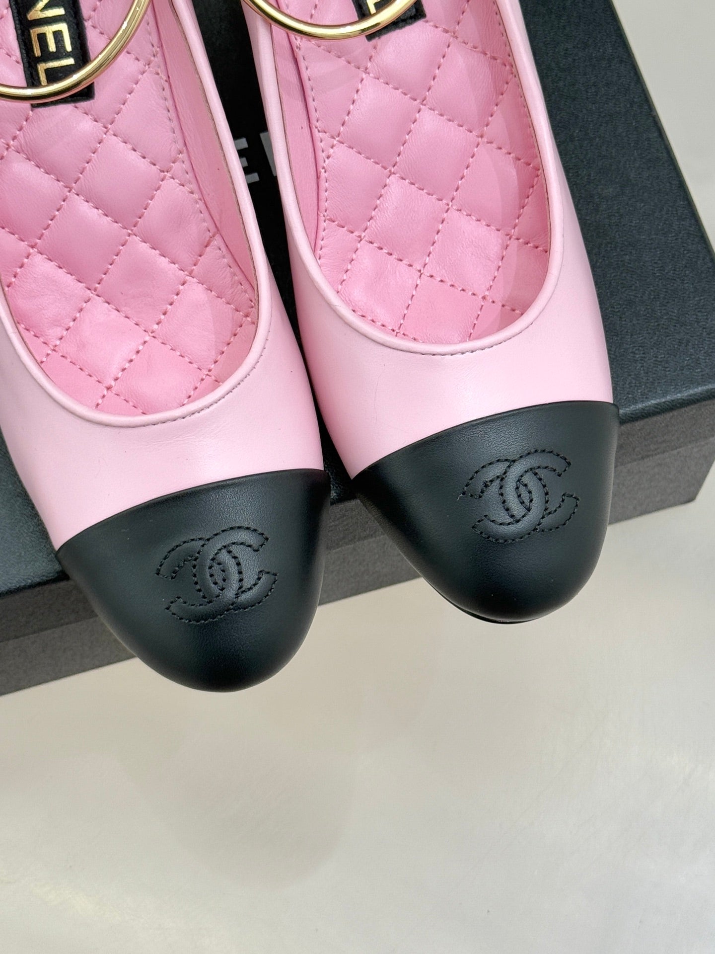 CC 26C Ribbon Camellia Mary Jane With Giant Pearl Black Pink Lambskin