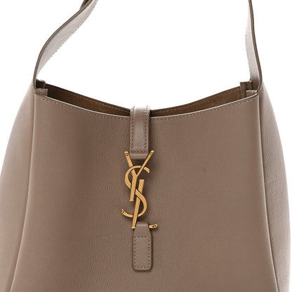 Grained Calfskin Small Le 5 A 7 Soft Hobo Dusty Grey