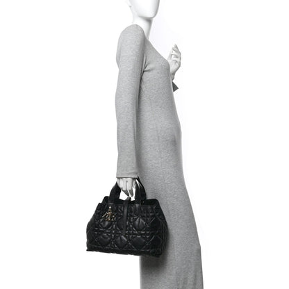 Calfskin Macrocannage Medium Toujours Black