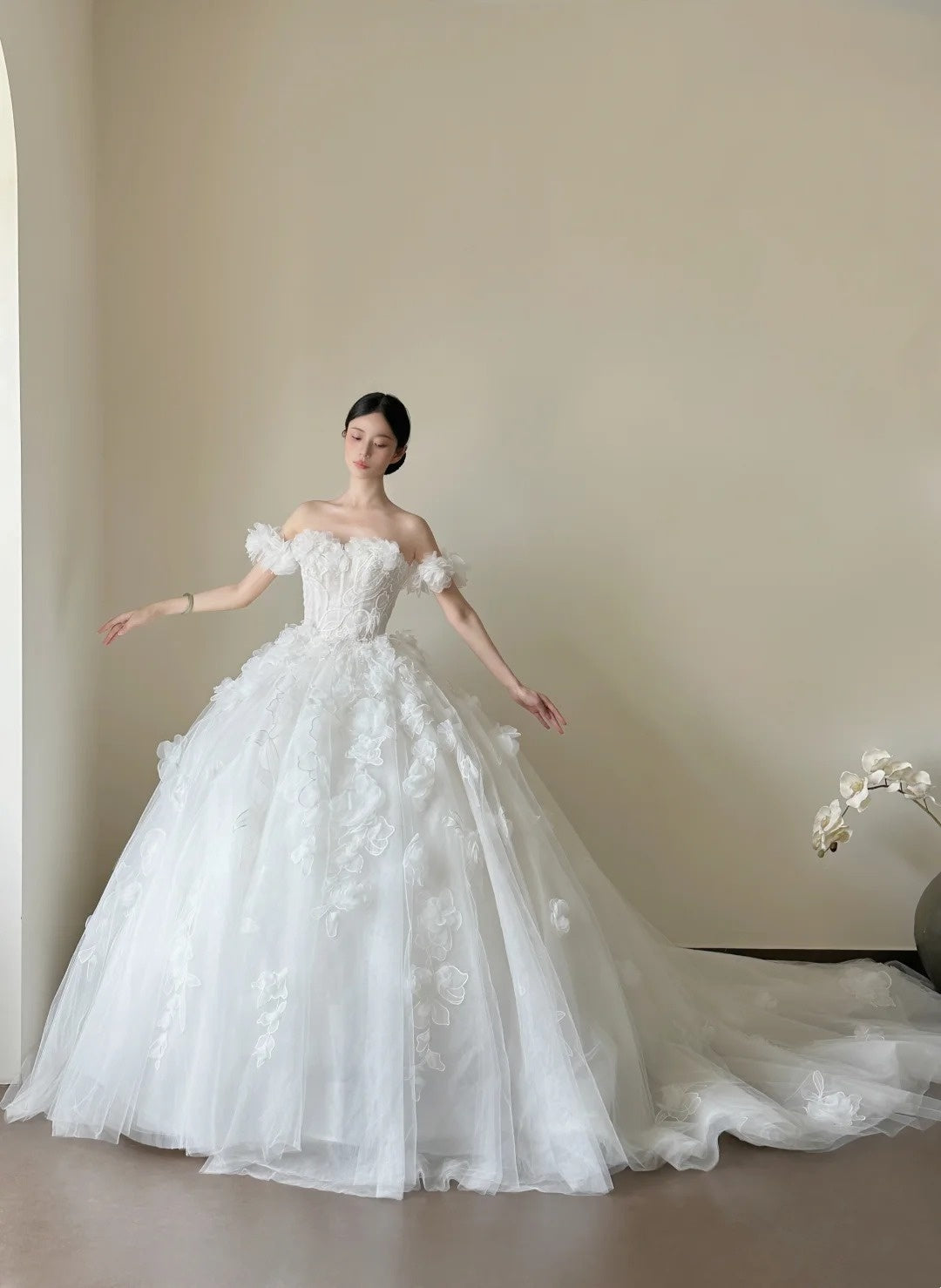 formaldressy- Vintage White 3D Floral Strapless Long Train Court Style Wedding Gown gh6093