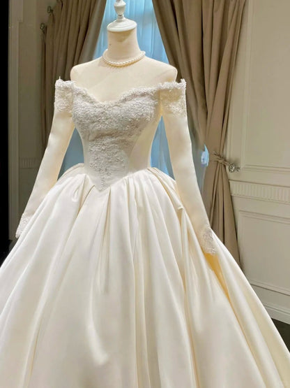 formaldressy-A must-have for minimalist brides! Plain satin long-sleeved wedding dress gh5440