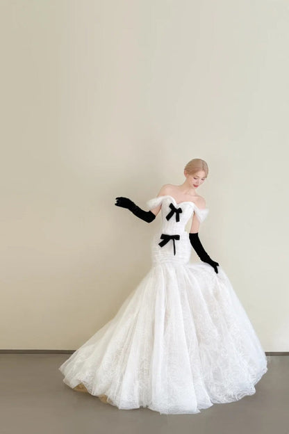 formaldressy-Vintage Black-White Contrast Bow Off-Shoulder Mermaid Court Style Wedding Gown gh6026