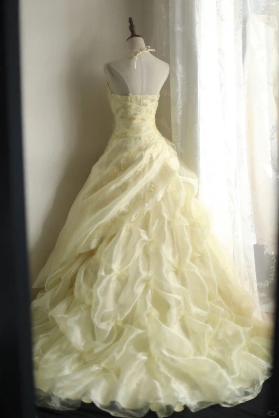 formaldressy-Yellow Retro Halter Neck Heavy Puff Princess Wedding Dress gh5425