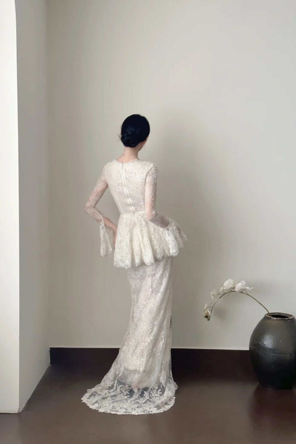 formaldressy- Vintage White Lace V-Neck Long Sleeve Mermaid Long Court Style Wedding Gown gh6095