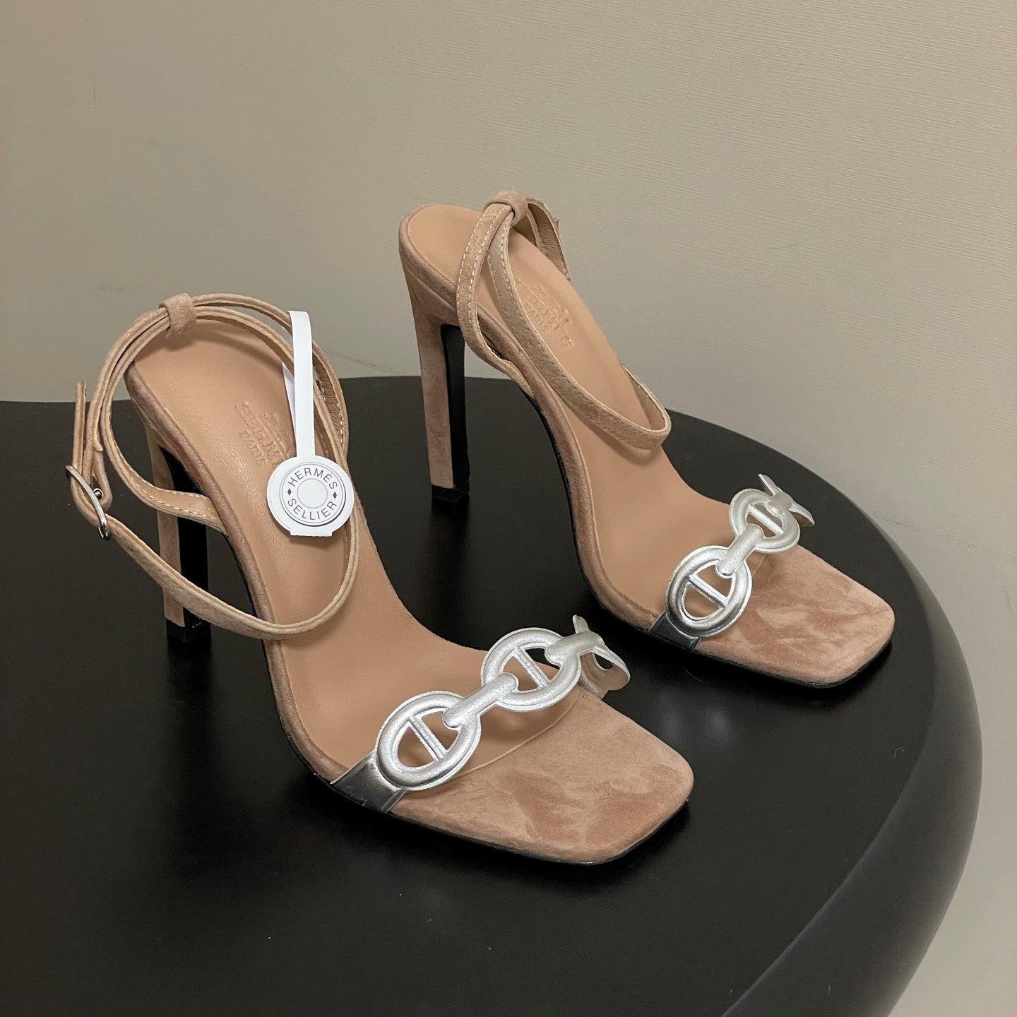 HM Luz Sandals 10.5 Dark Khahi Sheepskin Suede 593702