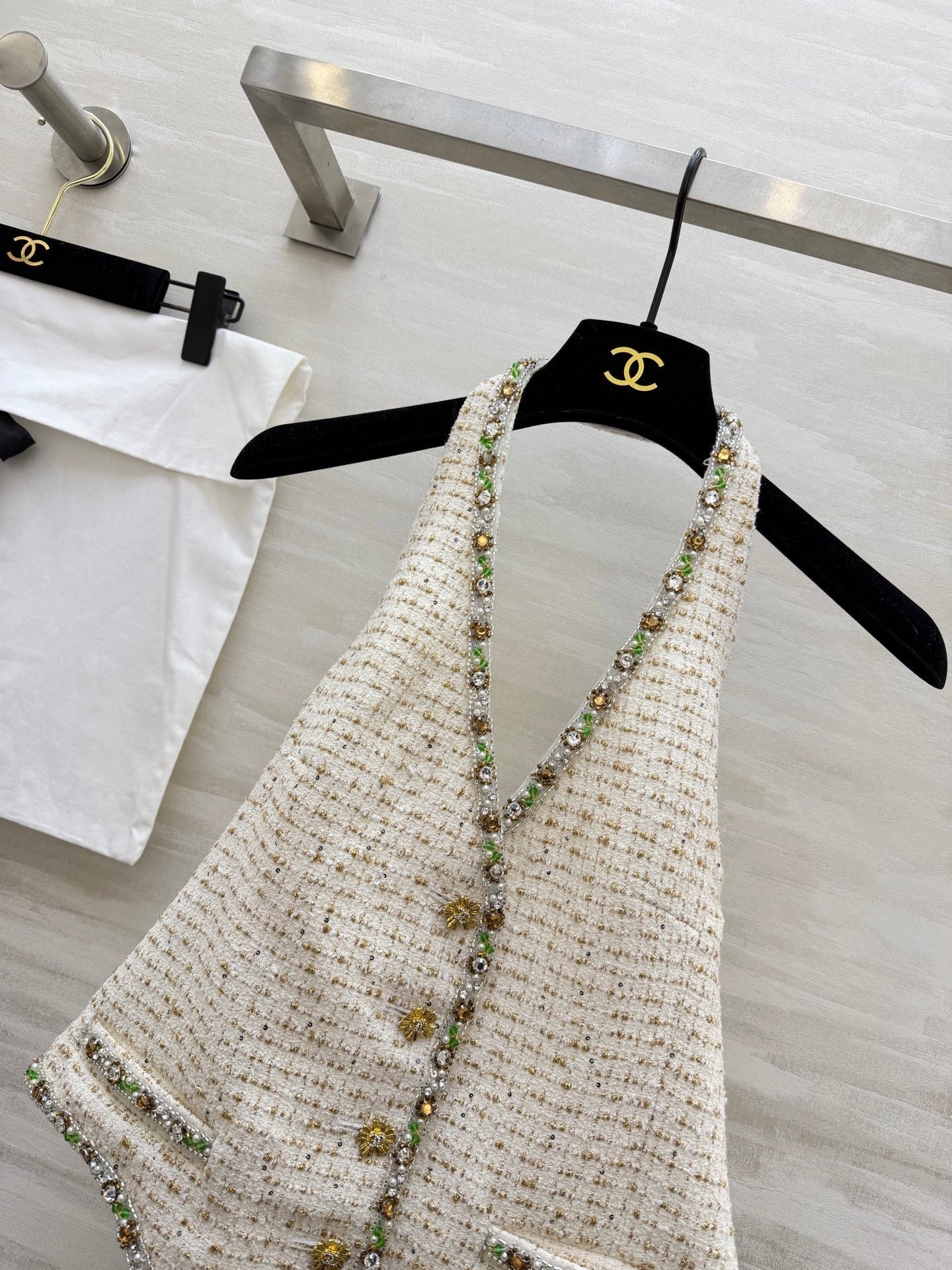 CC 26s Halter Vest White Tweed