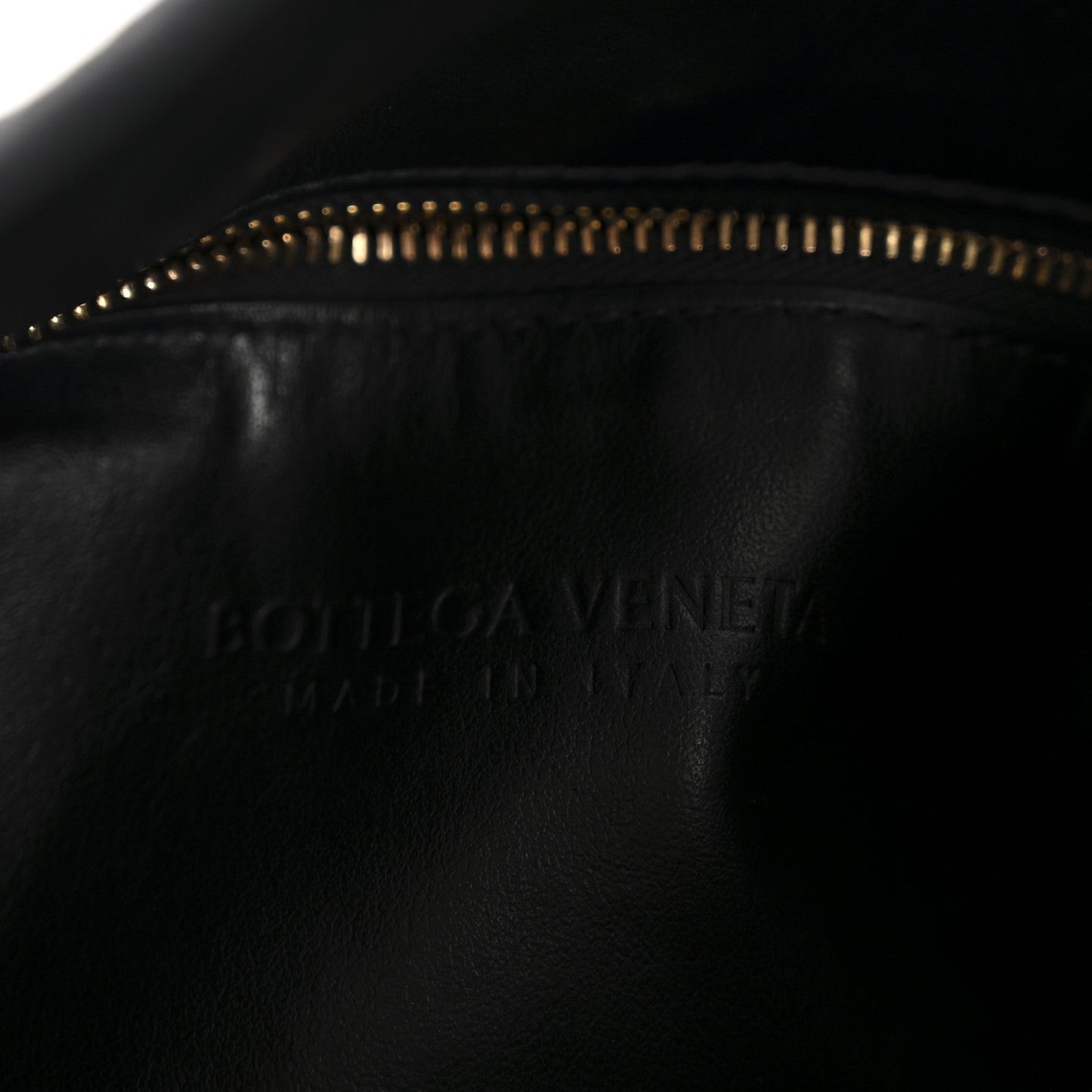 Calfskin Intrecciato Small Hop Black