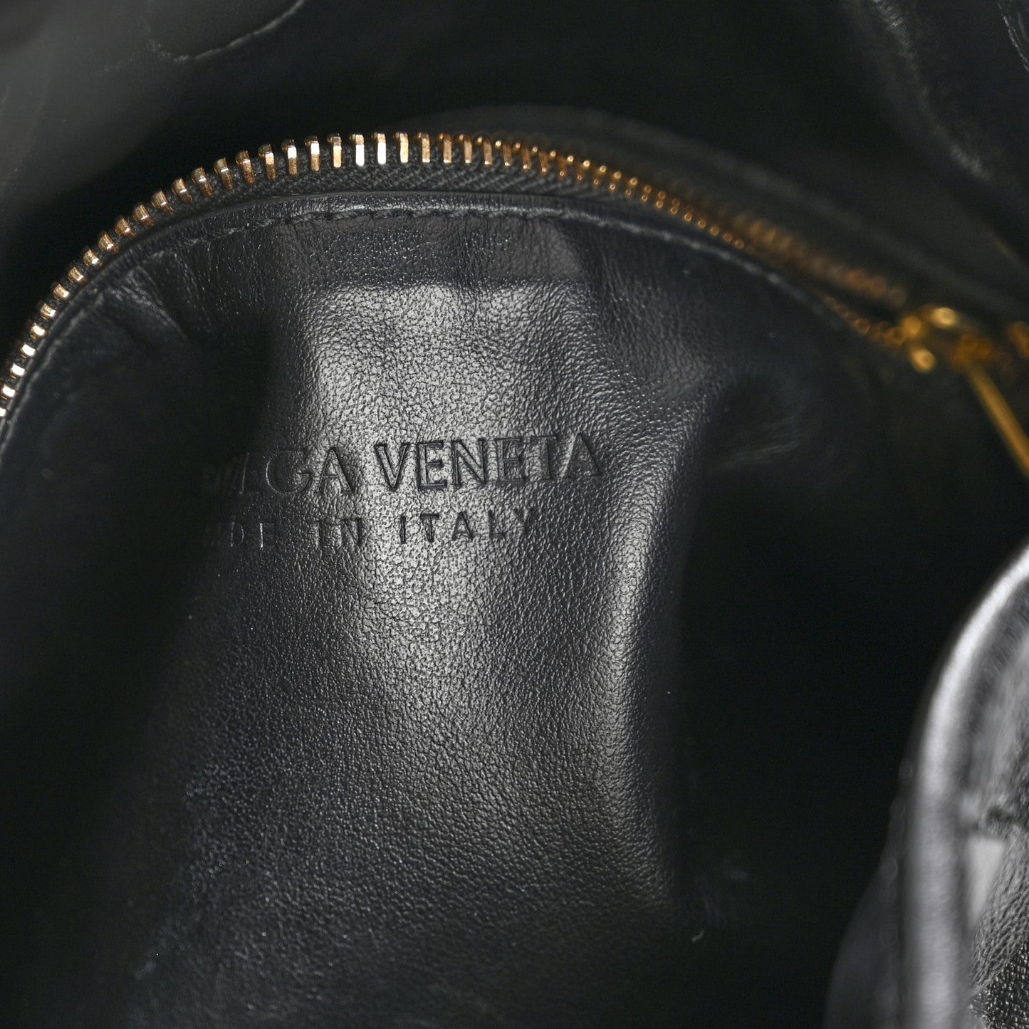 Calfskin Intrecciato Small Hop Black