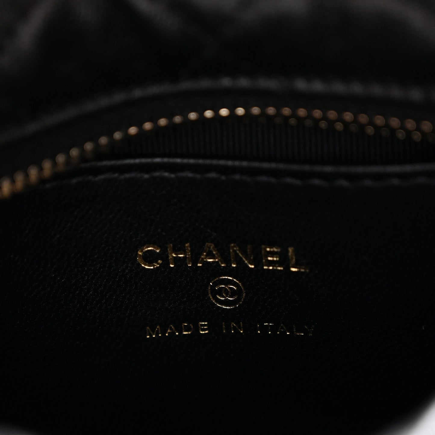 Lambskin Quilted Chain Around Pouch Black